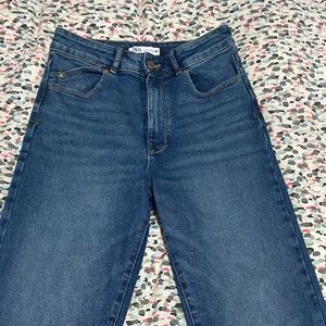 HIGH waisted cropped leg, Zara denim jeans size 06